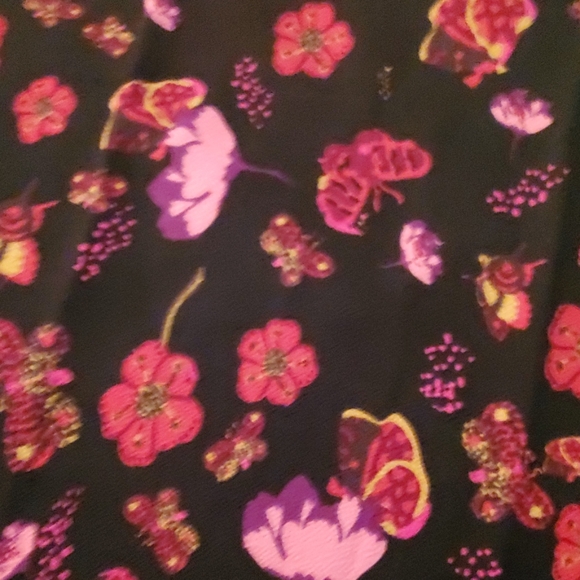 NWT MEDIUM LULAROE CASSIE SKIRT  black/ floral - Picture 3 of 4
